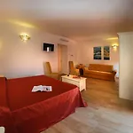 Smart & Konukevi 4*