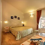 Smart & Konukevi 4*