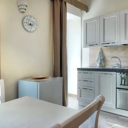 Smart & ゲストハウス 4*