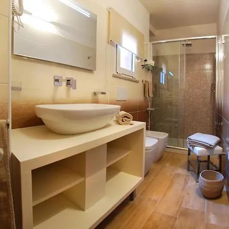 ゲストハウス Smart & サンタ・テレーザ・ガッルーラ