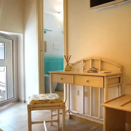 Smart & 招待所 4*