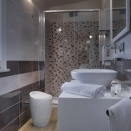 Smart & 招待所 4*